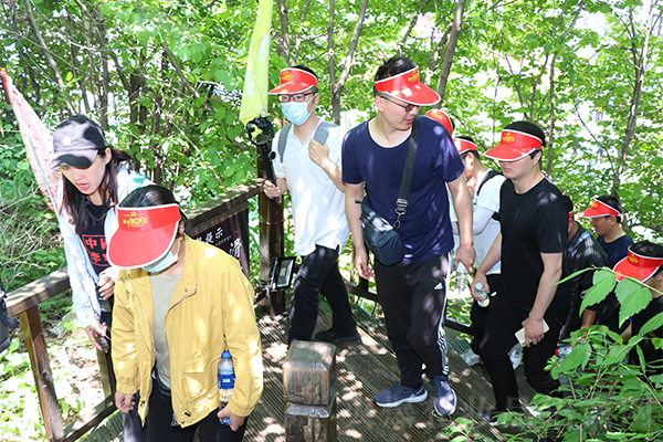 �](m��i)�в�����Խ�ĸ߷����](m��i)�в�����ɵĉ�(m��ng)��